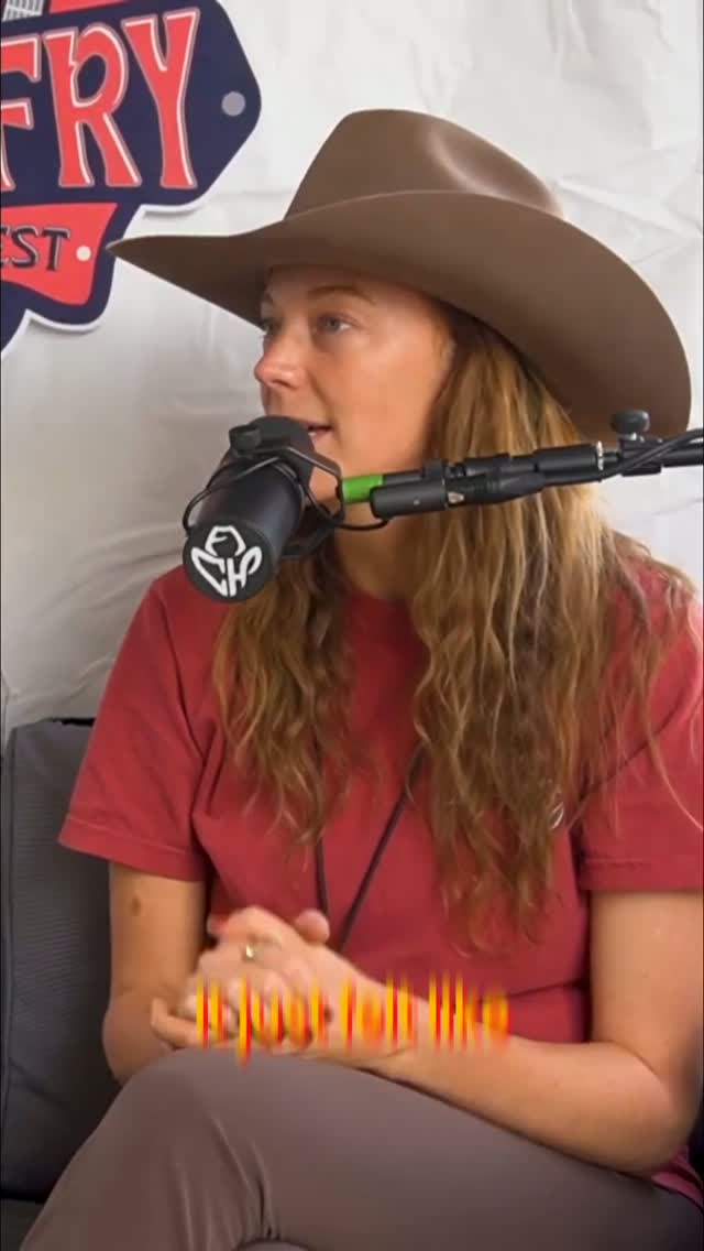 Kaitlin Butts on The Watering Hole Podcast!
#TheWateringHole #KaitlinButts #CountryMusic #RedDirt #OklahomaMusic #ComeForTheMusicStayForTheStories