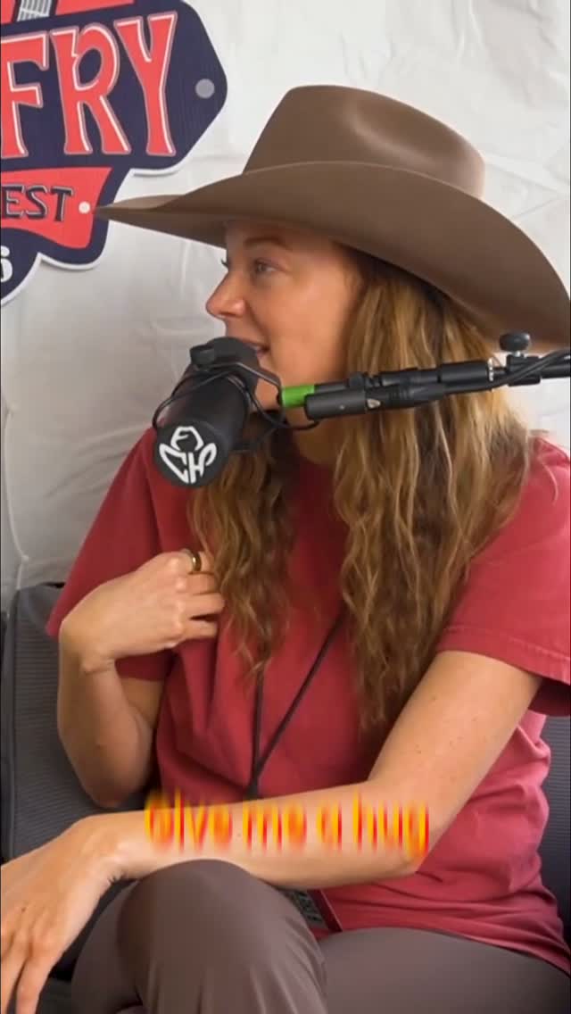 Kaitlin Butts on The Watering Hole Podcast!
#TheWateringHole #KaitlinButts #CountryMusic #RedDirt #OklahomaMusic #ComeForTheMusicStayForTheStories